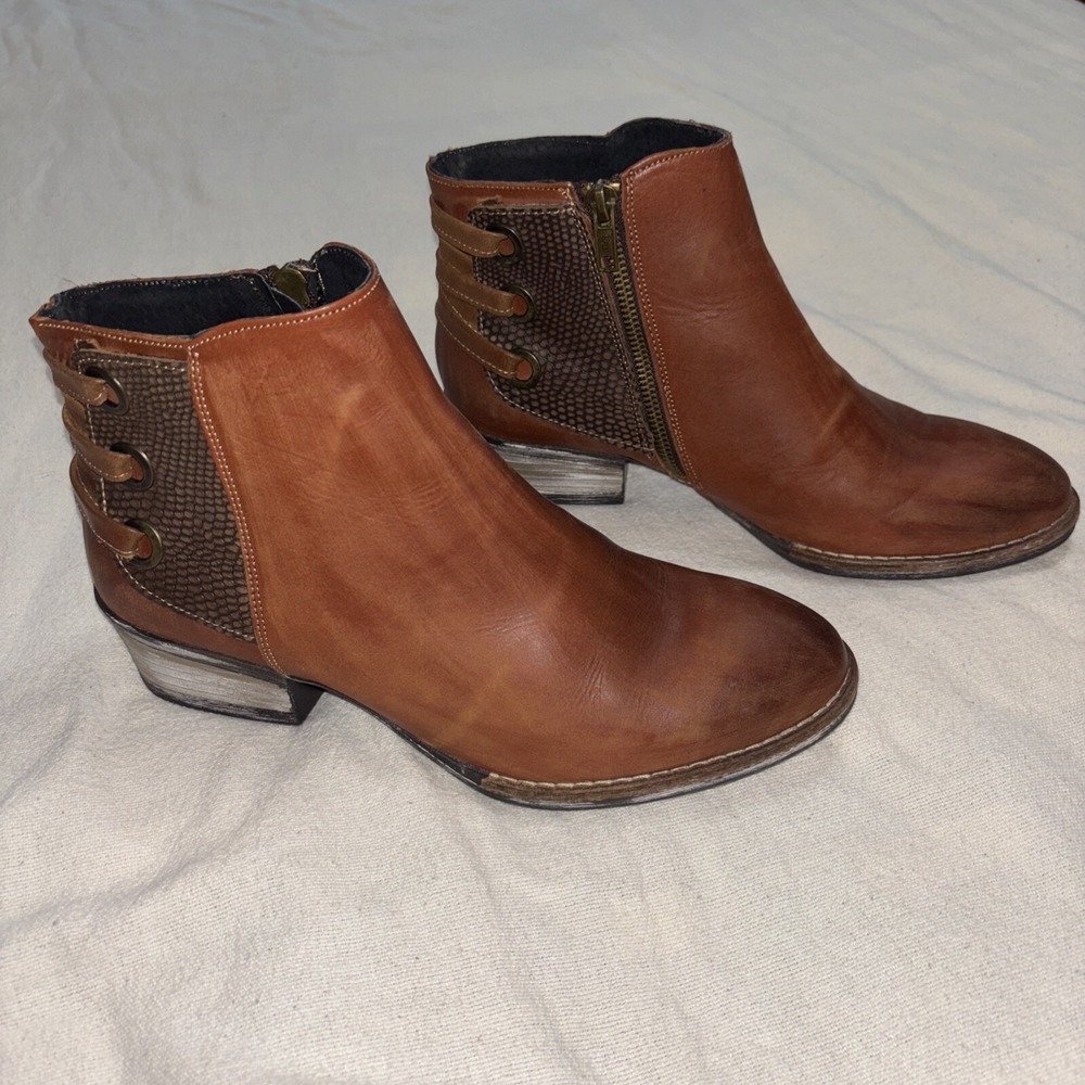 Sterling River Womens Sz9 Brown Shortie Bootie Rust Color Leather Lace‎ Back